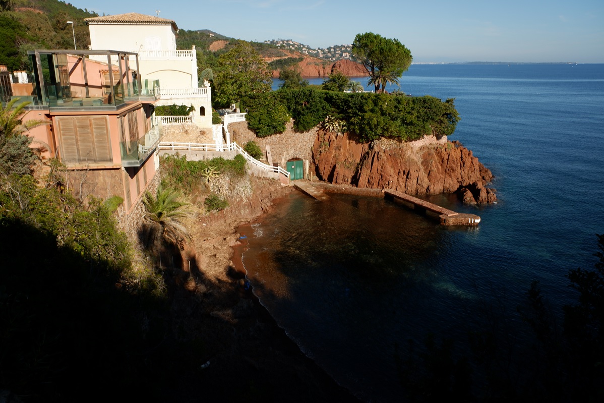 Fit-001-Esterel-View-from-road